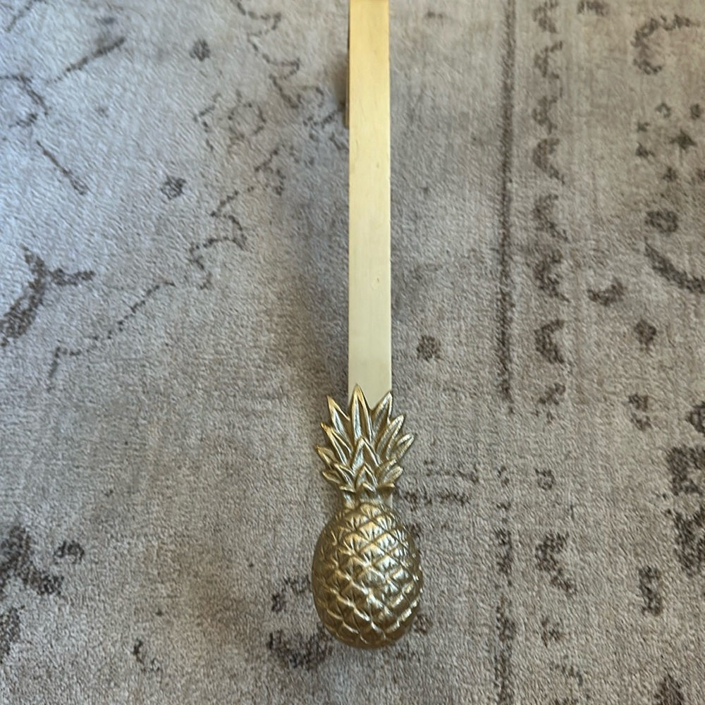 Brass Pineapple wreath door hanger holder